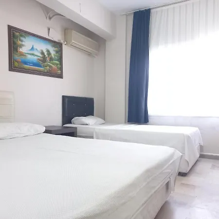 Blue Hotel *